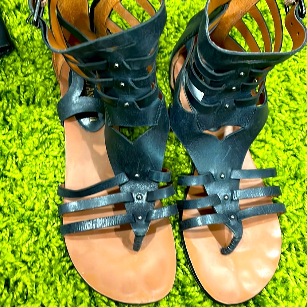 Enzo hercule Sandle size 6